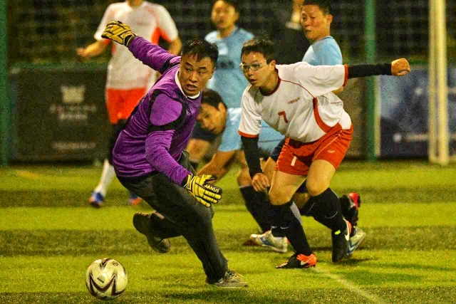 恩比德复出76人负尼克斯 利拉德缺阵雄鹿屠龙