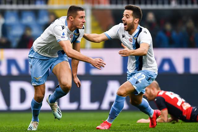 詹姆斯25+7+10拉塞尔27+10 湖人大胜老鹰回第9